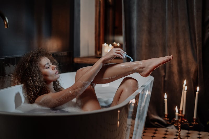RASIEREN MIT FESTER NATURSEIFE: ANWENDUNG, VORTEILE UND TIPPS